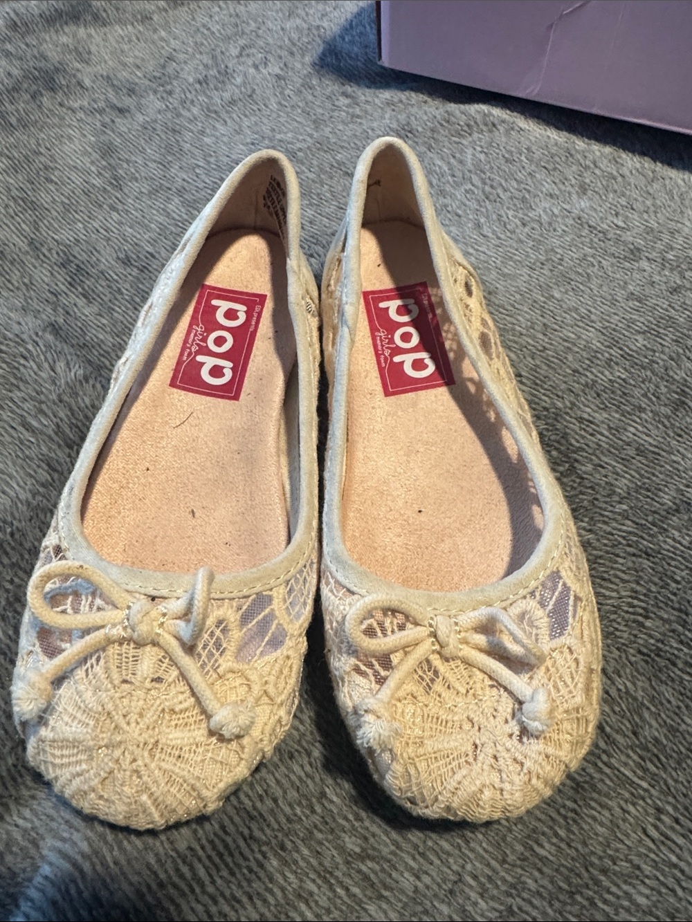 pop Lace Ballet Flats in Cream